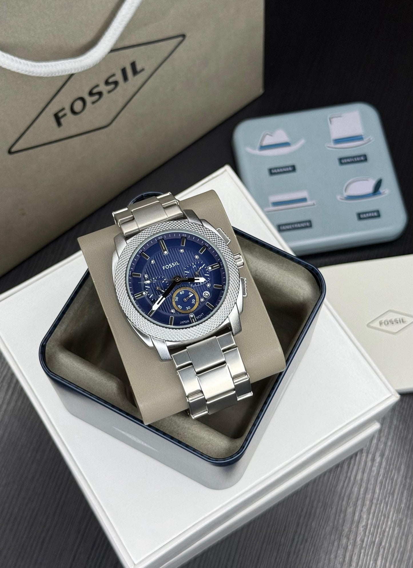 High-Quality Men’s Chronograph Wrist Watch – Silver Band, Blue Dial