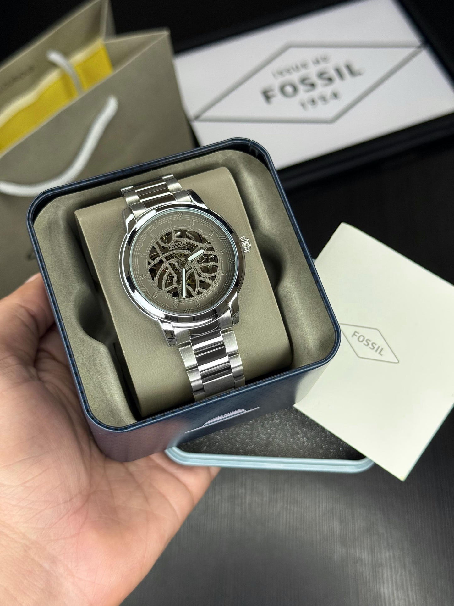 High-Quality Automatic Men’s Watch with Grey Dial & Metal Strap