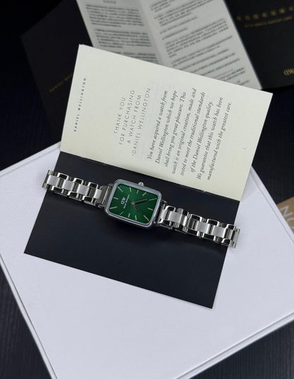 Luxury Women’s Square Dial Watch – Steel Strap, Quartz, Premium Finish