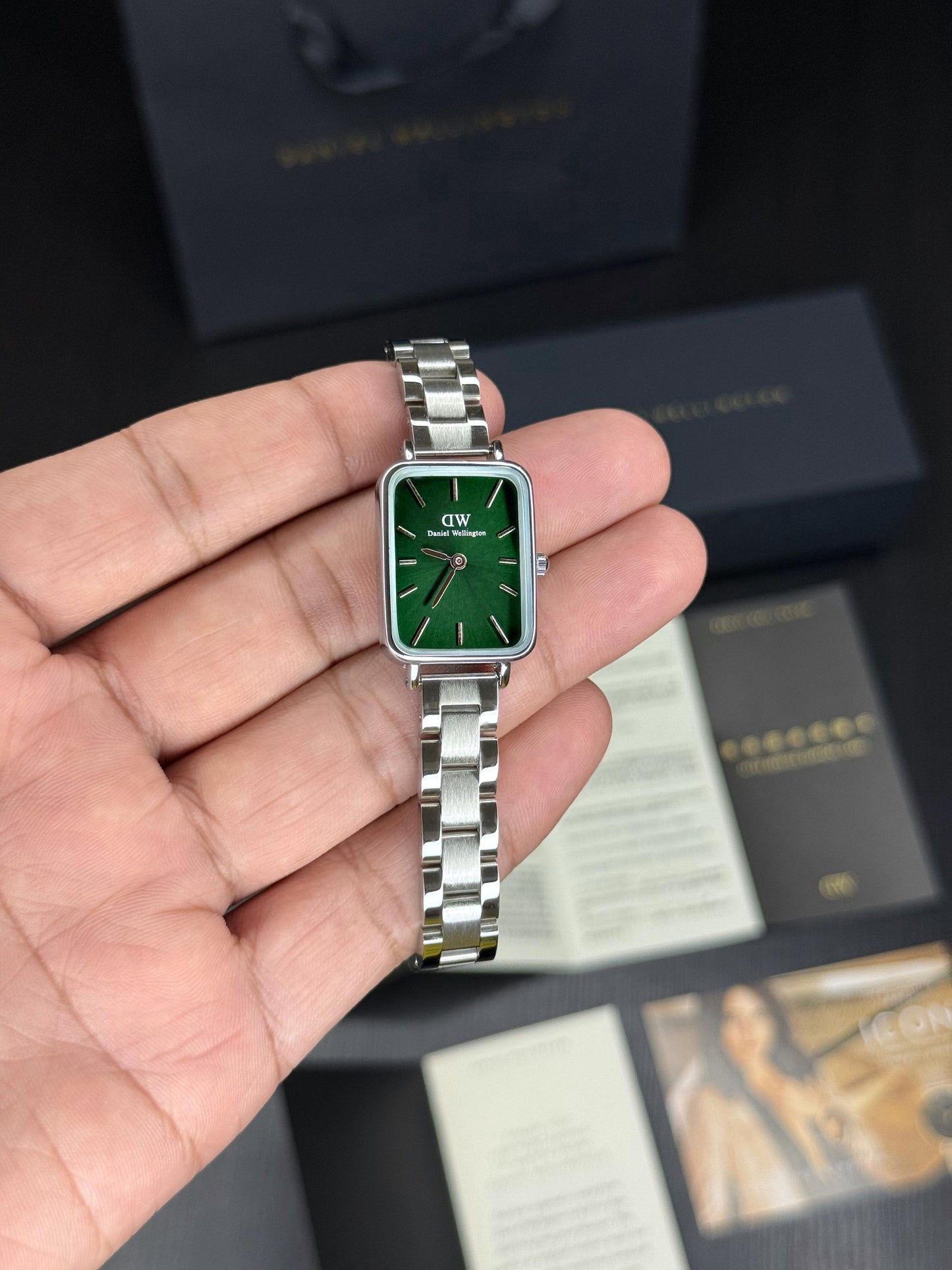 Luxury Women’s Square Dial Watch – Steel Strap, Quartz, Premium Finish