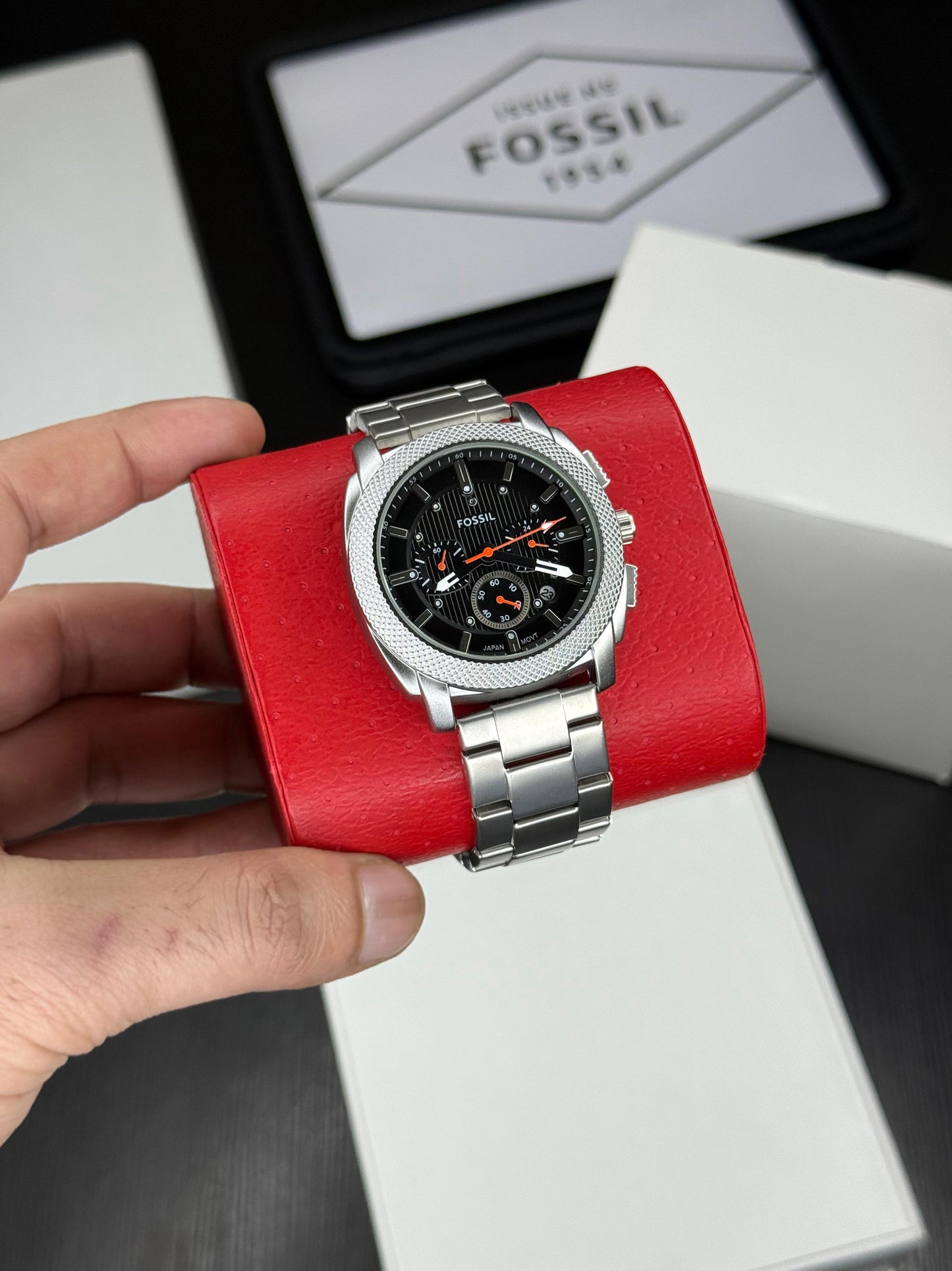 Machine-Style Chronograph Men’s Watch – Black Dial | Quartz | 44mm