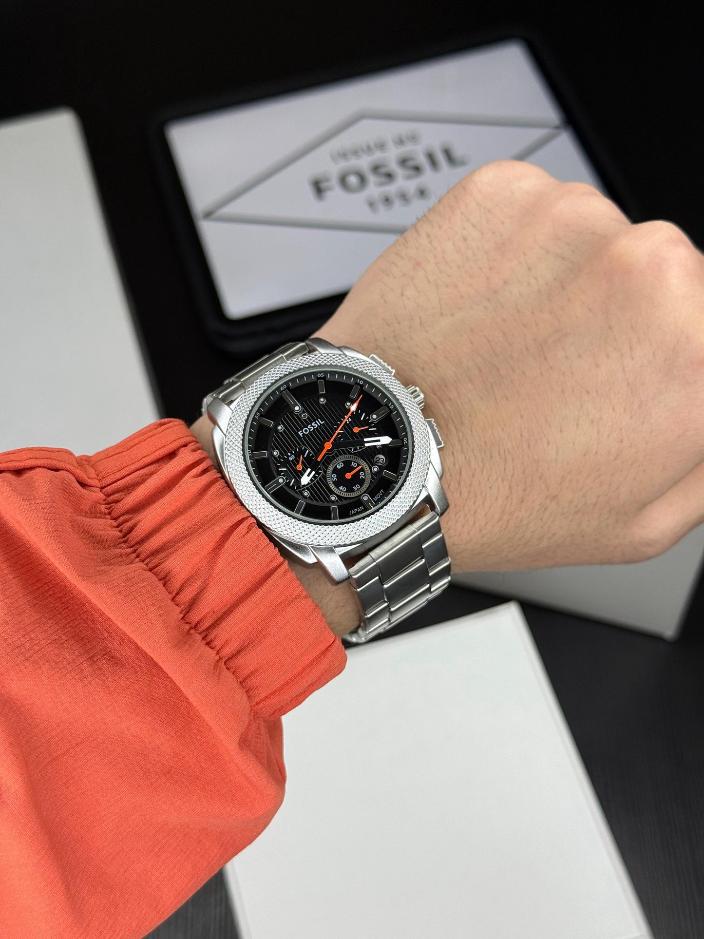 Machine-Style Chronograph Men’s Watch – Black Dial | Quartz | 44mm