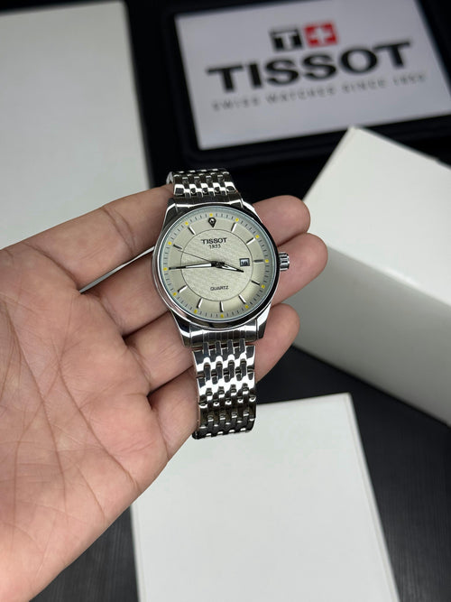 Luxury Style Men’s Watch with Open Back Look & Round Dial