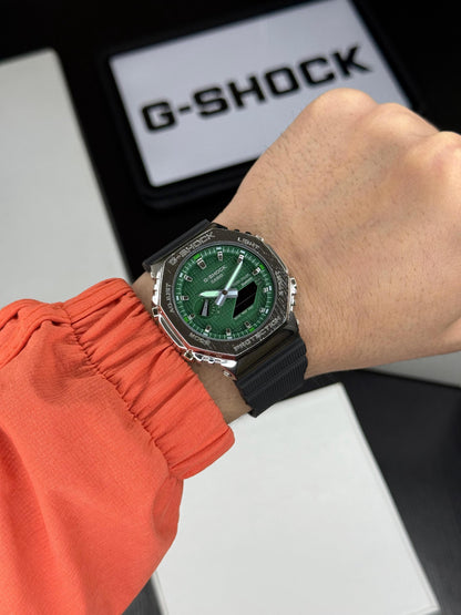 Heavy-Duty Sports Watch with 200M Water Resistance