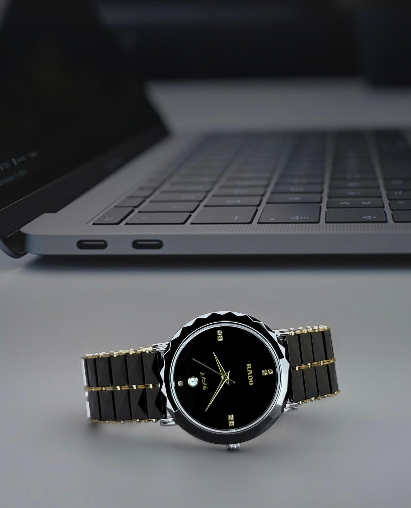 Sleek Black Ceramic Quartz Watch – Premium Finish