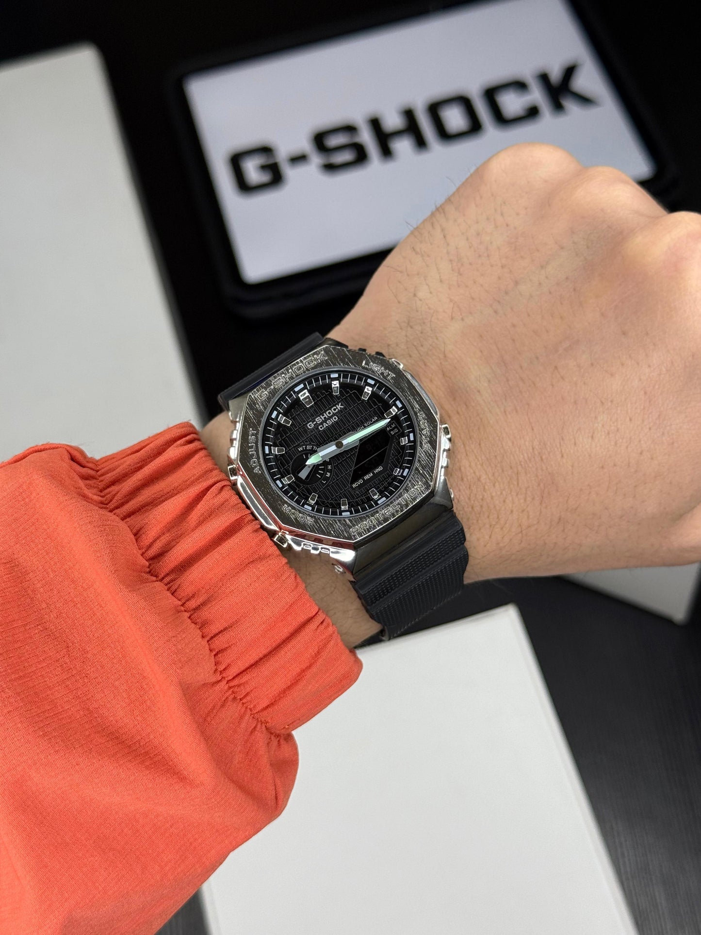 High-Performance Steel Sports Watch with 200M Water Resistance