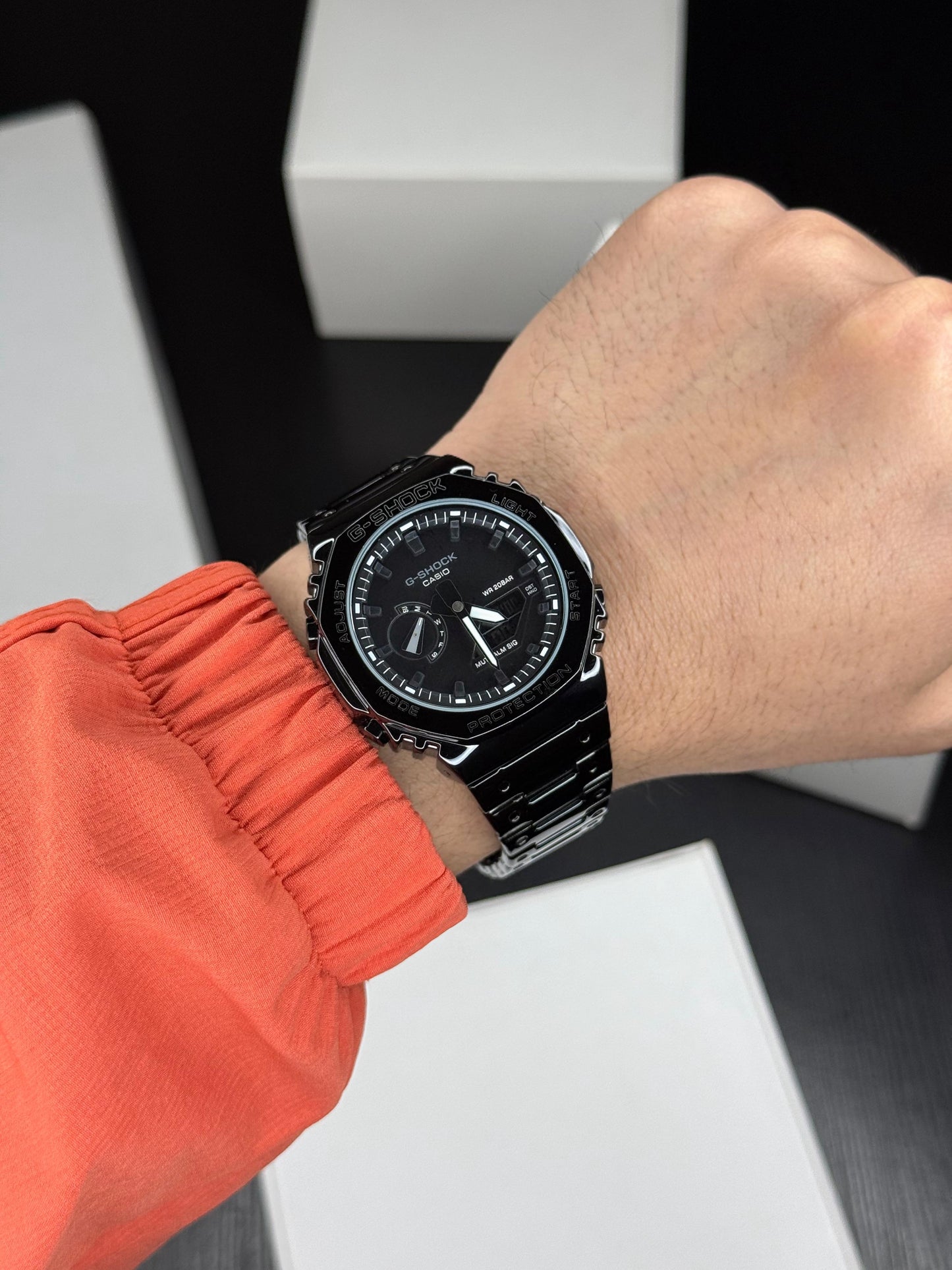 Full Black Shock-Resistant Metal Sports Watch with Auto Light